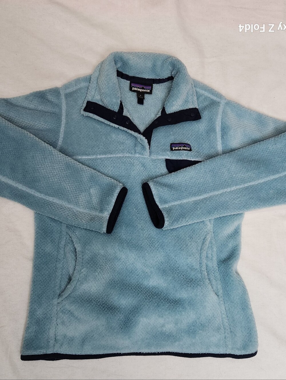 Patagonia Sky Blue Quarter-Snap Fleece Pullover with Black Trim‎